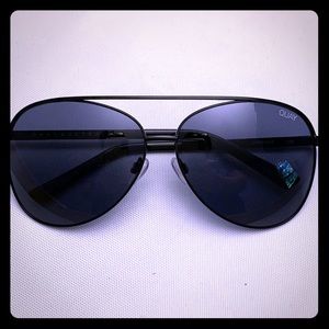 Stylish quay glasses